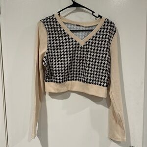 Women’s large houndstooth crop sweater
